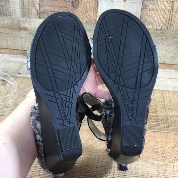 Kenneth Cole Reaction Ava Wedge Platform Sandals - Picture 10 of 11